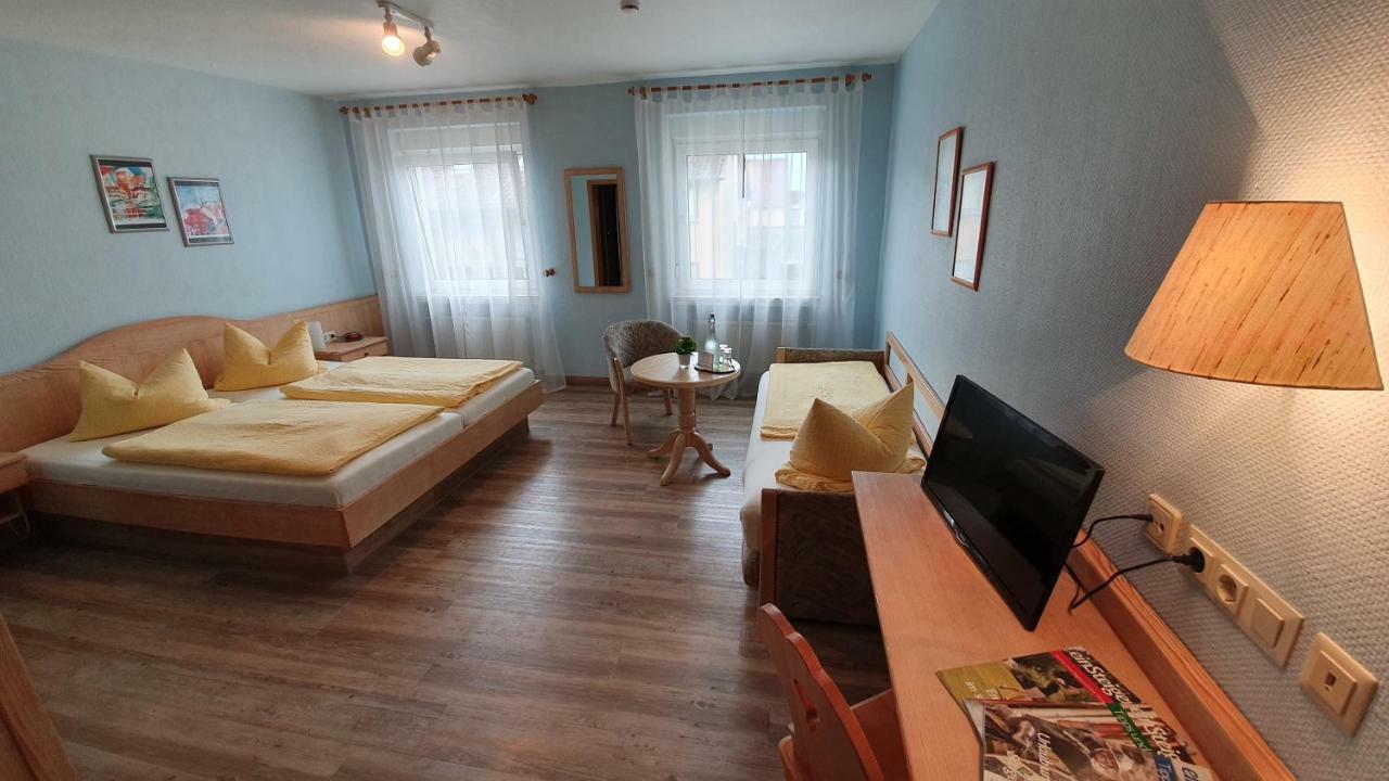 Hotel-Gasthof Krone-Lax Scheinfeld ภายนอก รูปภาพ