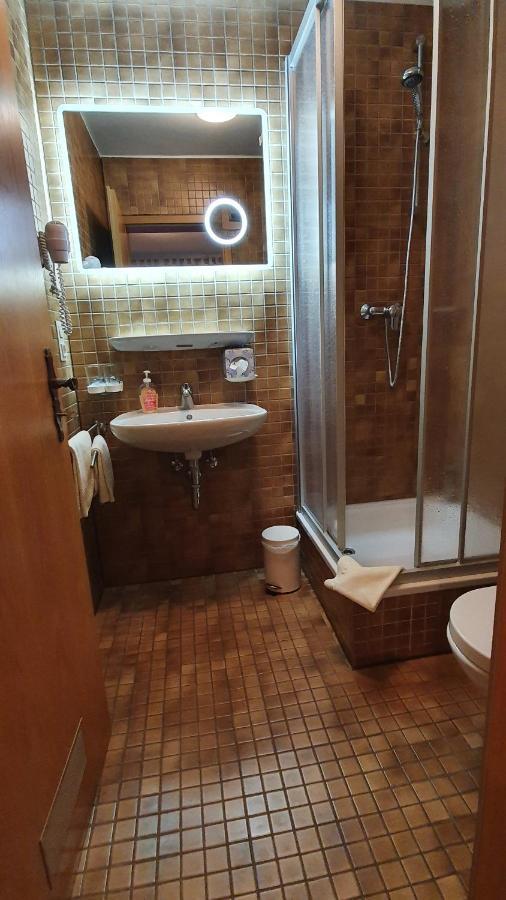 Hotel-Gasthof Krone-Lax Scheinfeld ภายนอก รูปภาพ